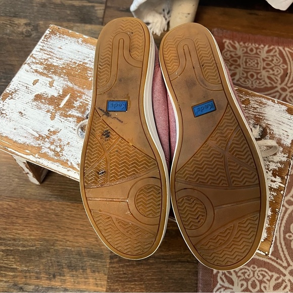 Keds light red with striped lace up tennis shoes, size 7 - Picture 8 of 9